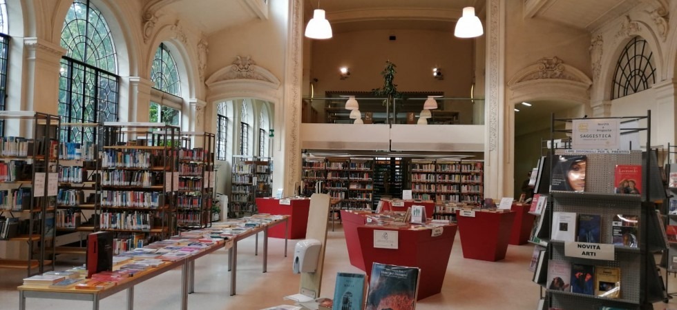 Anche i libri vanno in "quarantena", dai sette giorni della Comunle ai tre della Buc tra gel igienizzante